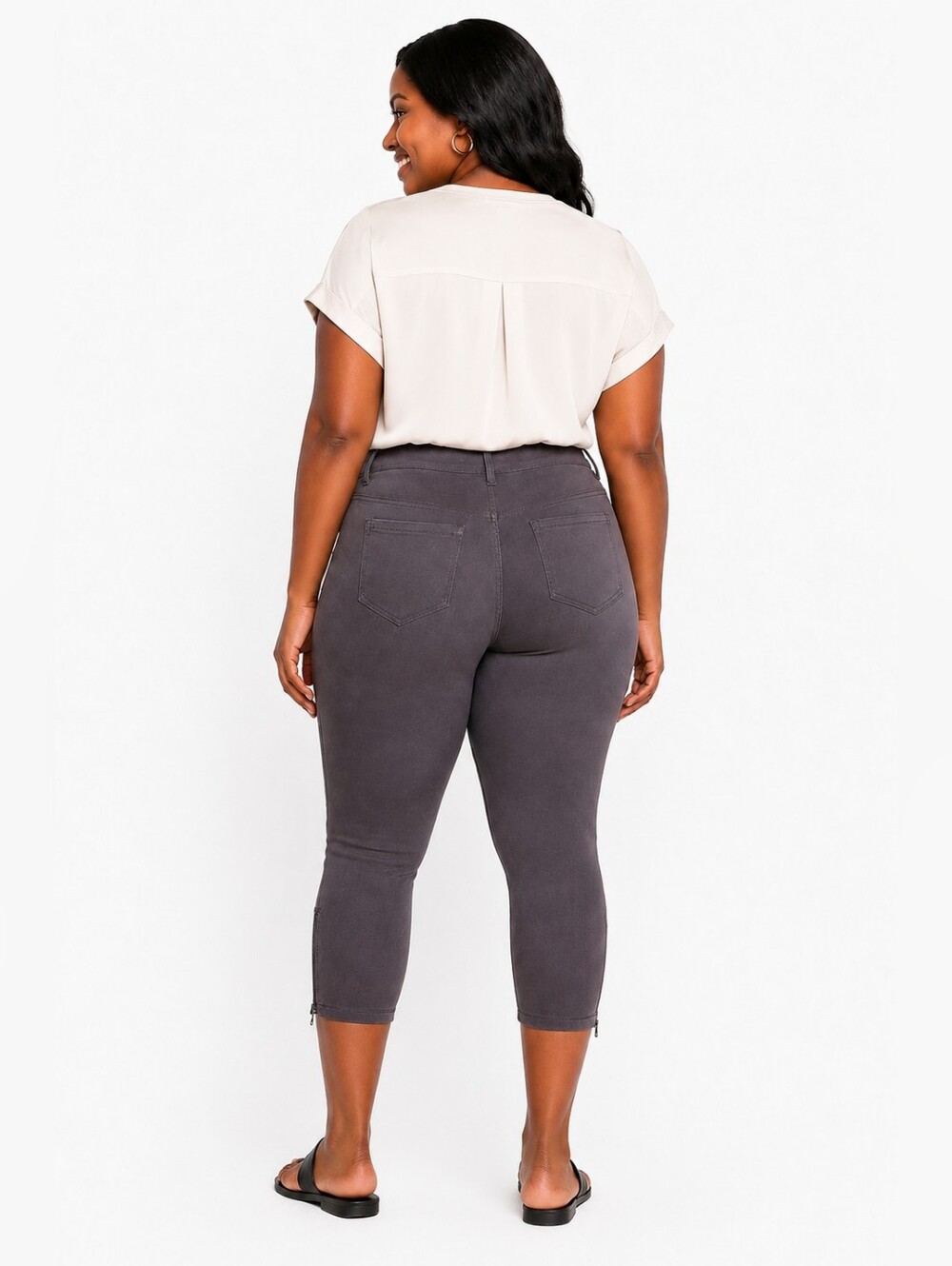 NWT Torrid Plus Size Cropped Gray Pants Size 24 - Picture 2 of 5